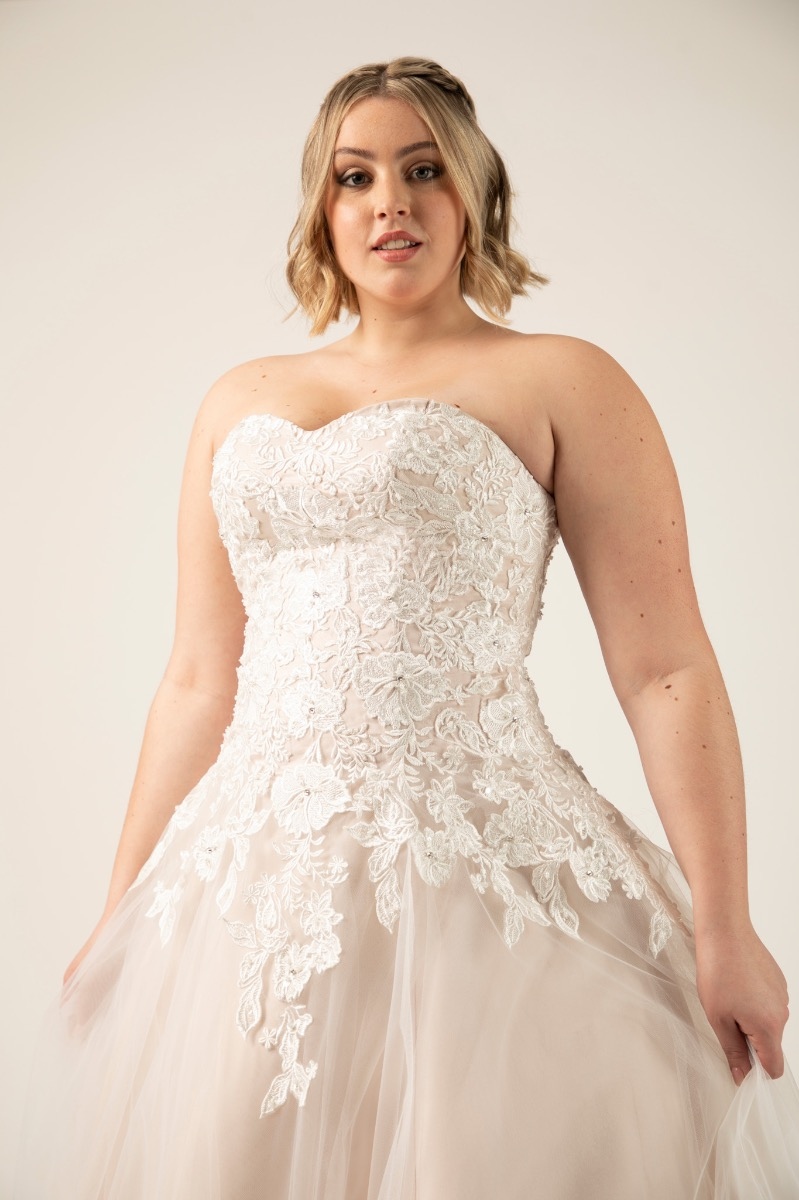 Abito da sposa Mughetto CURVY 