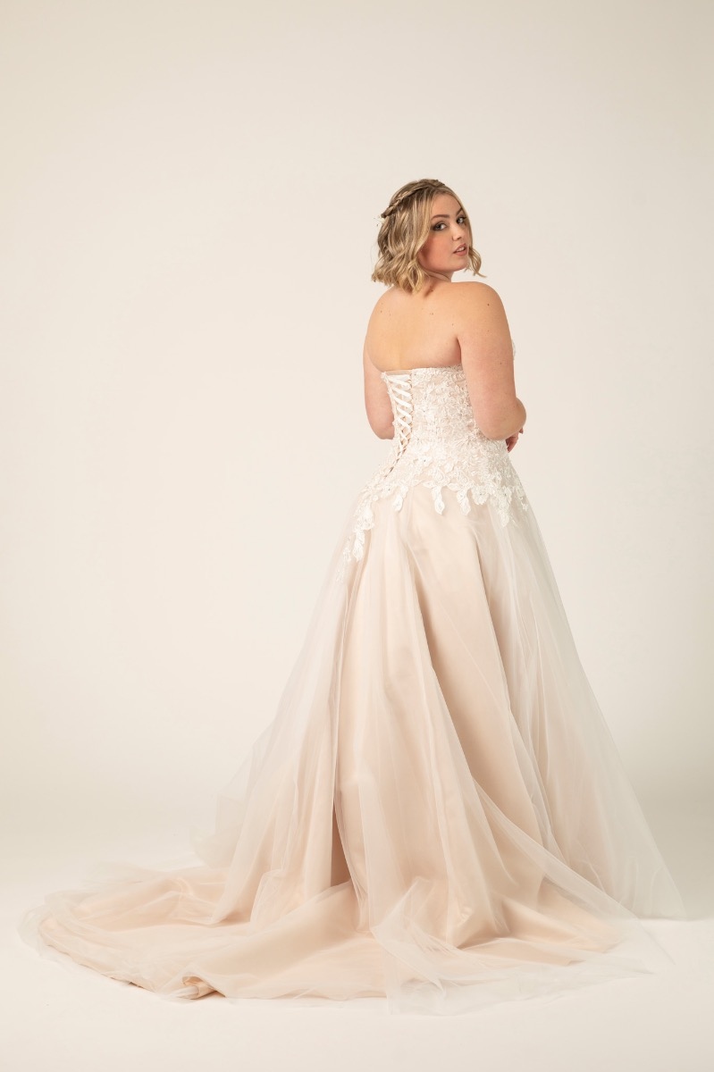 Abito da sposa Mughetto CURVY 