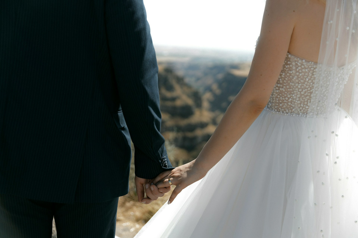 Perché lo sposo non deve vedere la sposa prima delle nozze?