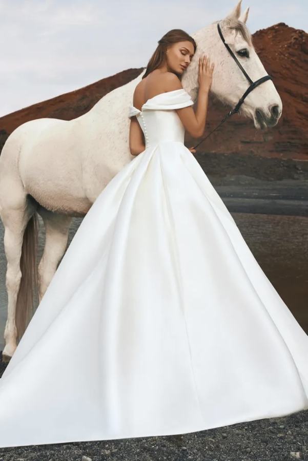 Unveiling the Elegance of Pronovias Iguazu: A Comprehensive Review